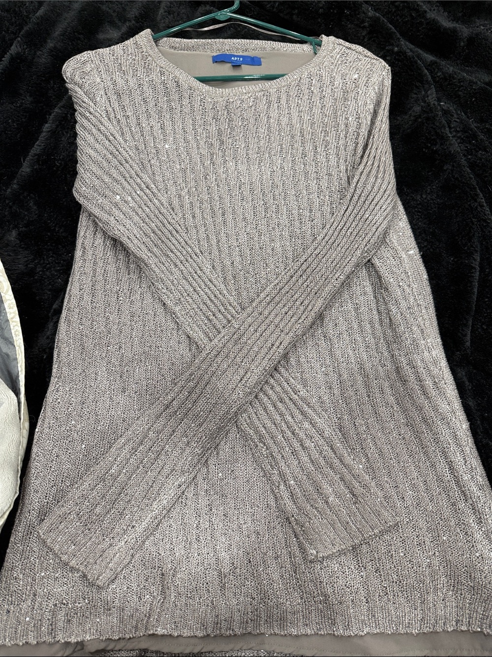 Apt. 9 Women's Metallic Light Gray Ribbed Crewneck Sweater